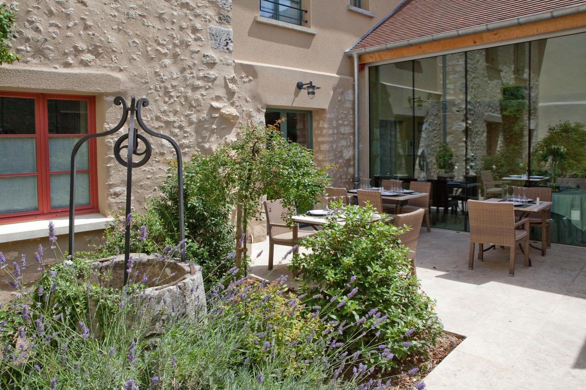 פרובן Hotel Aux Vieux Remparts, The Originals Relais מראה חיצוני תמונה