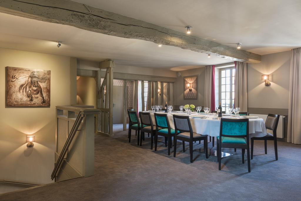 פרובן Hotel Aux Vieux Remparts, The Originals Relais מראה חיצוני תמונה