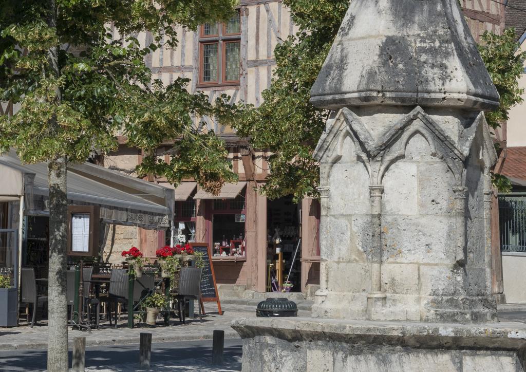 פרובן Hotel Aux Vieux Remparts, The Originals Relais מראה חיצוני תמונה