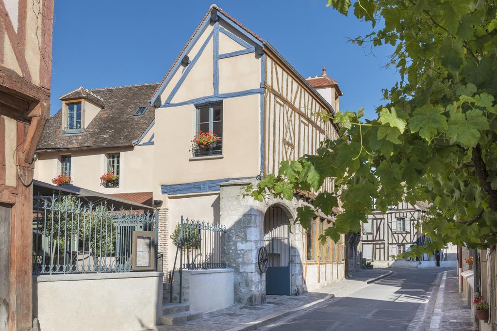 פרובן Hotel Aux Vieux Remparts, The Originals Relais מראה חיצוני תמונה