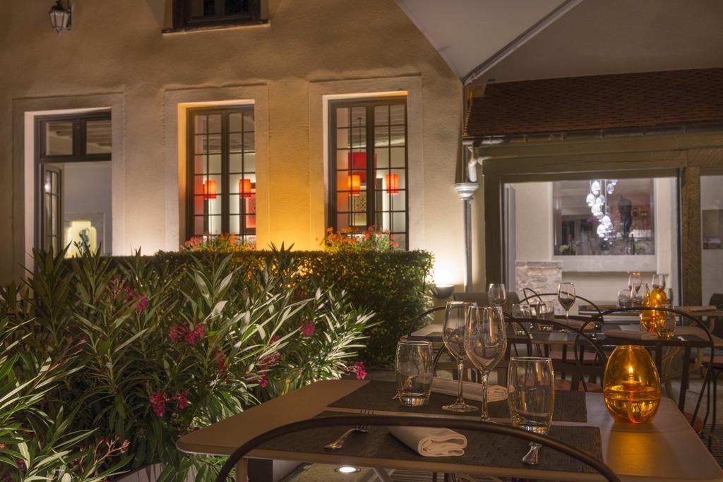 פרובן Hotel Aux Vieux Remparts, The Originals Relais מראה חיצוני תמונה