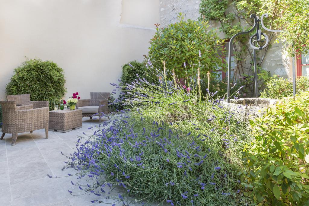 פרובן Hotel Aux Vieux Remparts, The Originals Relais מראה חיצוני תמונה