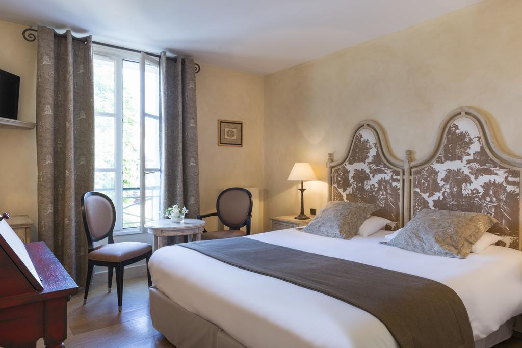 פרובן Hotel Aux Vieux Remparts, The Originals Relais מראה חיצוני תמונה
